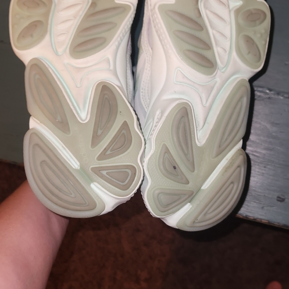 Adidas Ozweegos - Picture 4 of 6
